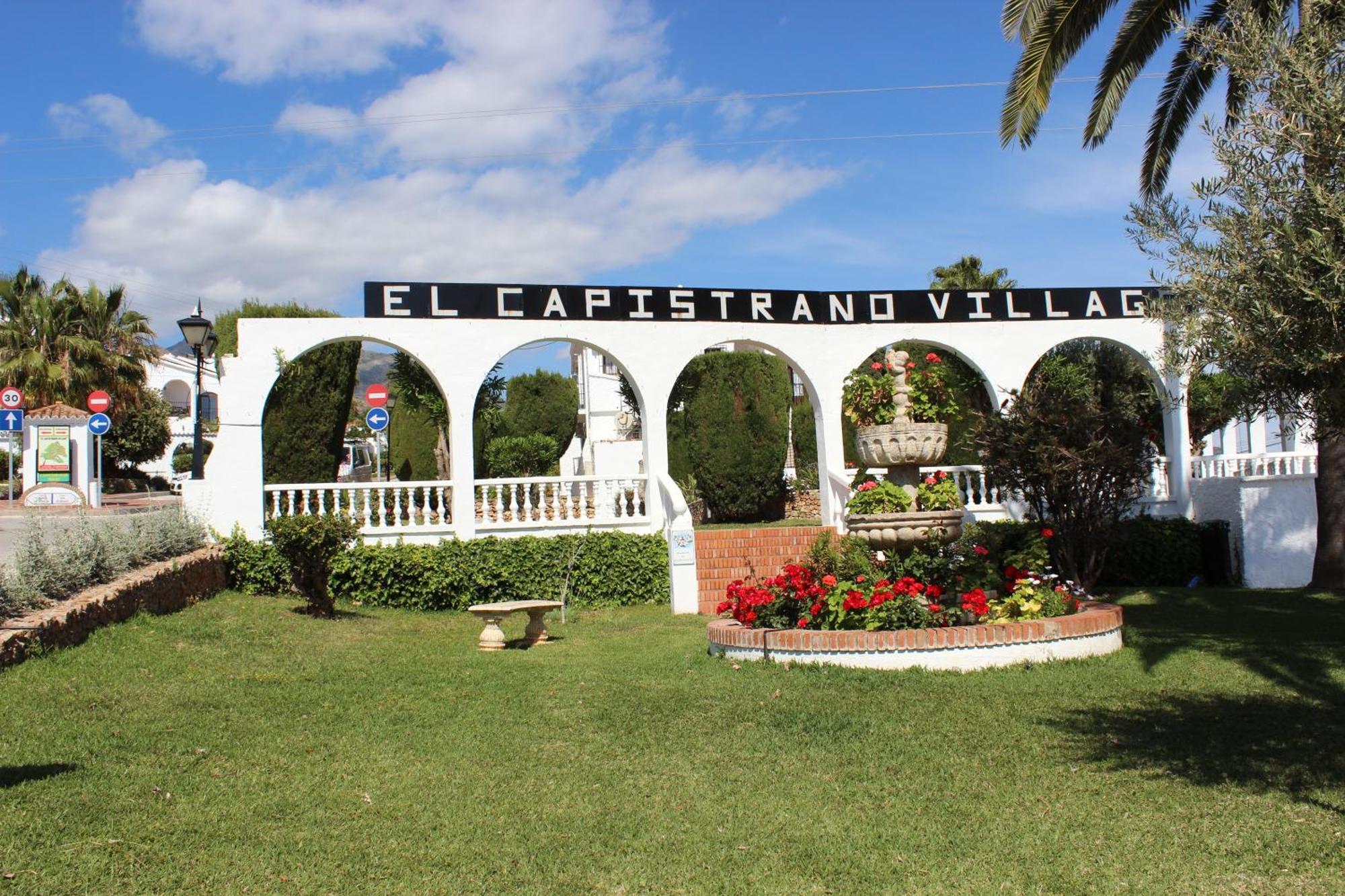 Apartamento Capistrano Village Nerja Exteriör bild